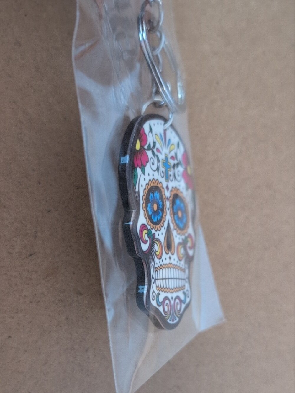 Colorful Sugar Skull Keychain - Floral Day of the Dead Design - Picture 3 of 3